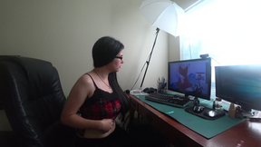 Interviewing the Lovely Laylah Noxx 1920 x 1080p MP4