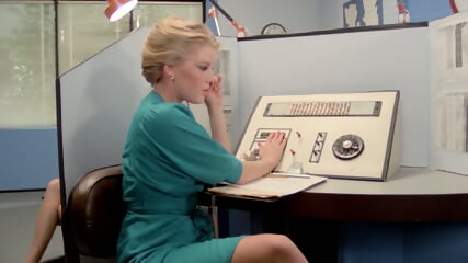 The Young Crave The Heat        (1983, USA, Hyapatia Lee)