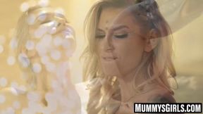 Tatted MILF Brooke Banner fingerfucked by Skye Blue