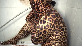 Leo Zentai Catsuit Wet Bathtub Experience Ends with Facial Mask Cum Play - Projectfundiary