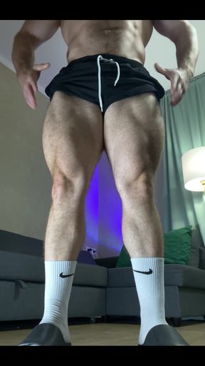 Insane Huge Quads Flexing and Shaking