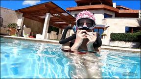 539 - In Our Pool with Aria