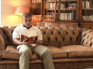 Pretty blond playgirl gets screwed