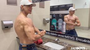 ”Pretty sexy hunk boy Jhon Bianco shows off muscles”