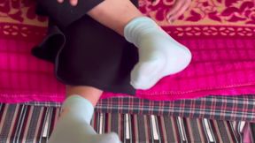 Super Extreme Close-Up: Beautiful Indian Feet & Toes in Focus