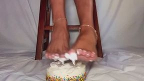 SWEET DESTRUCTION â€¢ GIANTESS CAKE SMASH