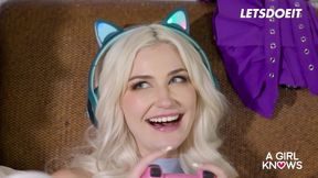 Gamer Girls Skye Blue, Angel Youngs & Mia Kay Lesbian Fuck After Gaming Session