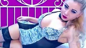 Torrid webcam model in high heel shoes is rubbing her punani like guitar