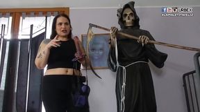 Straponed statue gets its ass stuffed