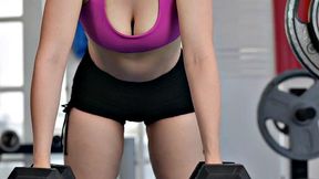 Bigbooty ebony scissoring in gym after teasing