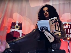 MistressRavenFD - IGNORED BY MY RED BOTTOMS BARE FEET