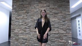 Beautiful babe with pefect ass jumps her curves on a fat cock