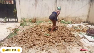 African babe/voluptuous butt,tiny skirt/gardening/no panty/Akiilisa pornhub
