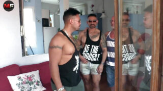 Avsugning, ansiktsprut, par, avsugningar, amatör avsugning, kukar, fisting – amatör Viktor Rom, blir analfingrad