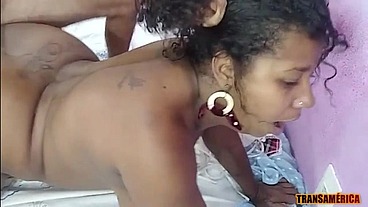 O coroa me fudeu com vontade e me deu um banho de porra