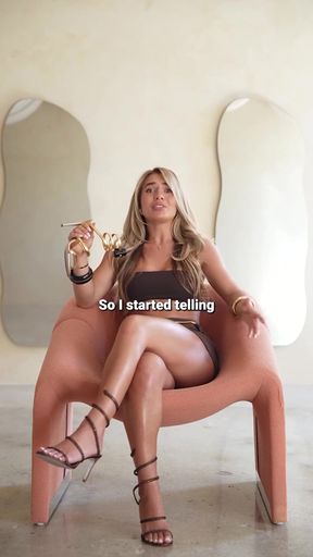 High heel lover gets a ride from thick Greek thighs