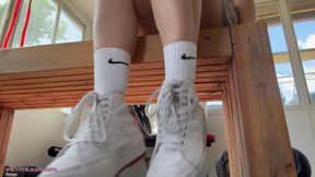 Clean my sneakers with your tongue 👅