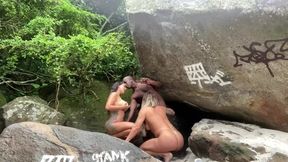 putaria na praia de nudismo com as gostosa do brasil