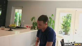 Hot - The Sex Doll BTS With Reyna DeLaCruz And Johnny Love
