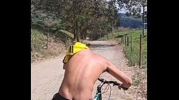 CICLISTA ME FOLLA EN EL CAMPO BICYCLE CYCLIST OUTDOOR