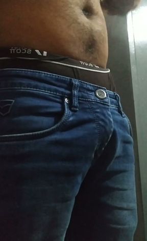 IT guy bathing handjob viral video