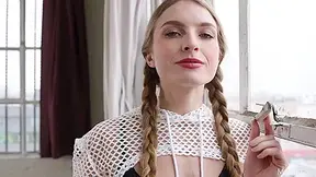 Lareina Tay And Hannah Hawthorne In Sexy Stretching