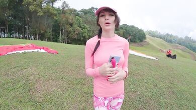 SQUIRTING while PARAGLIDING in 2200 m above the sea ( 7000 feet )