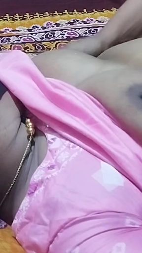 Spectacular moment from &quot;Hindu Boudi big boobs show&quot;
