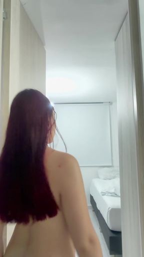 Amateur teen shows off her ass on OnlyFans while teasing tits
