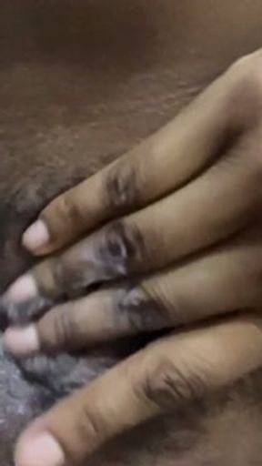 I can't resist the urge to touch myself🤤💦