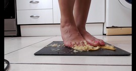 Banana's foot smashing\n