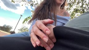 mamada en publico ,en un paseo por la playa y padrastro se  corre en mi cara