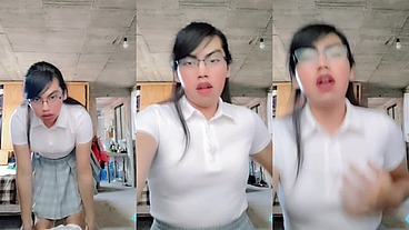 Otro video de mi como colegiala dándote sentones