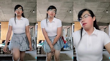 Otro video de mi como colegiala dándote sentones
