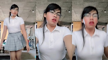 Otro video de mi como colegiala dándote sentones
