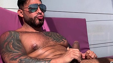 VIKTOR ROM BBC destroying big muscle man HARDCORE ANAL SEX - Alan Vicenzo