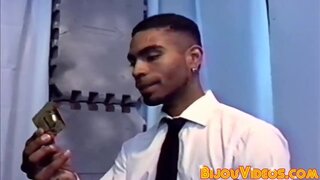 Darky gay man loves to suck pecker in classic vid action