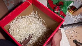 Unboxing Santa Gift Box.