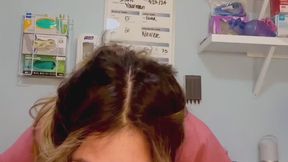 5 min POV nurse Luna physical exam and it turns into a VERY physical appointment, I end up fucking you in the exam chair and giving you a blow job Wearing: Rose Pink Fig Scrubs, Sterile XS BIOGEL Blue Surgical Under glove, Purple Classic