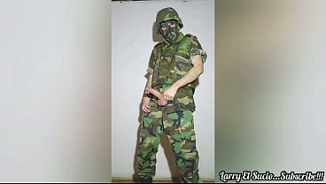 SOLDADO SE MASTURBA MIENTRAS LLEVA SU UNIFORME PASGT WOODLAND