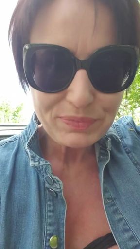 Unforgettable moment from "Mil Julie squirts outside"