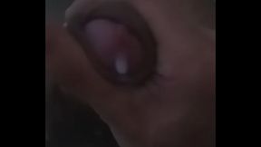 Ragazzo etero napoletano giovanissimo si fa una sega e sborra