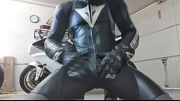 Leathered biker wanking