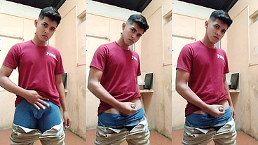 Alan Tokers sé masturba en él trabajó