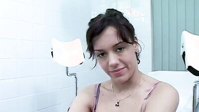 Black-haired Girl Shows Hot Solo at the Doctor's