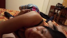 le enseno a mi suegra a como debe satisfacer a un hombre