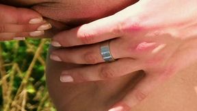 faith fingers shaved pussy on convertible hood
