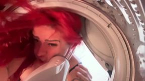 Ela ficou presa na m&aacute_quina de lavar e eu aproveitei cada segundo antes de tirar