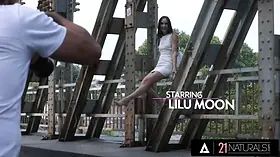 21 naturals - gorgeous beauty Lilu Moon gets her ass caked in jizz after sensual assfuck during photoshoot