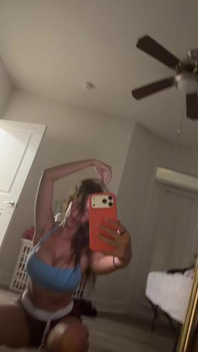 Amateur big-titted babe shows off her assets on OnlyFans